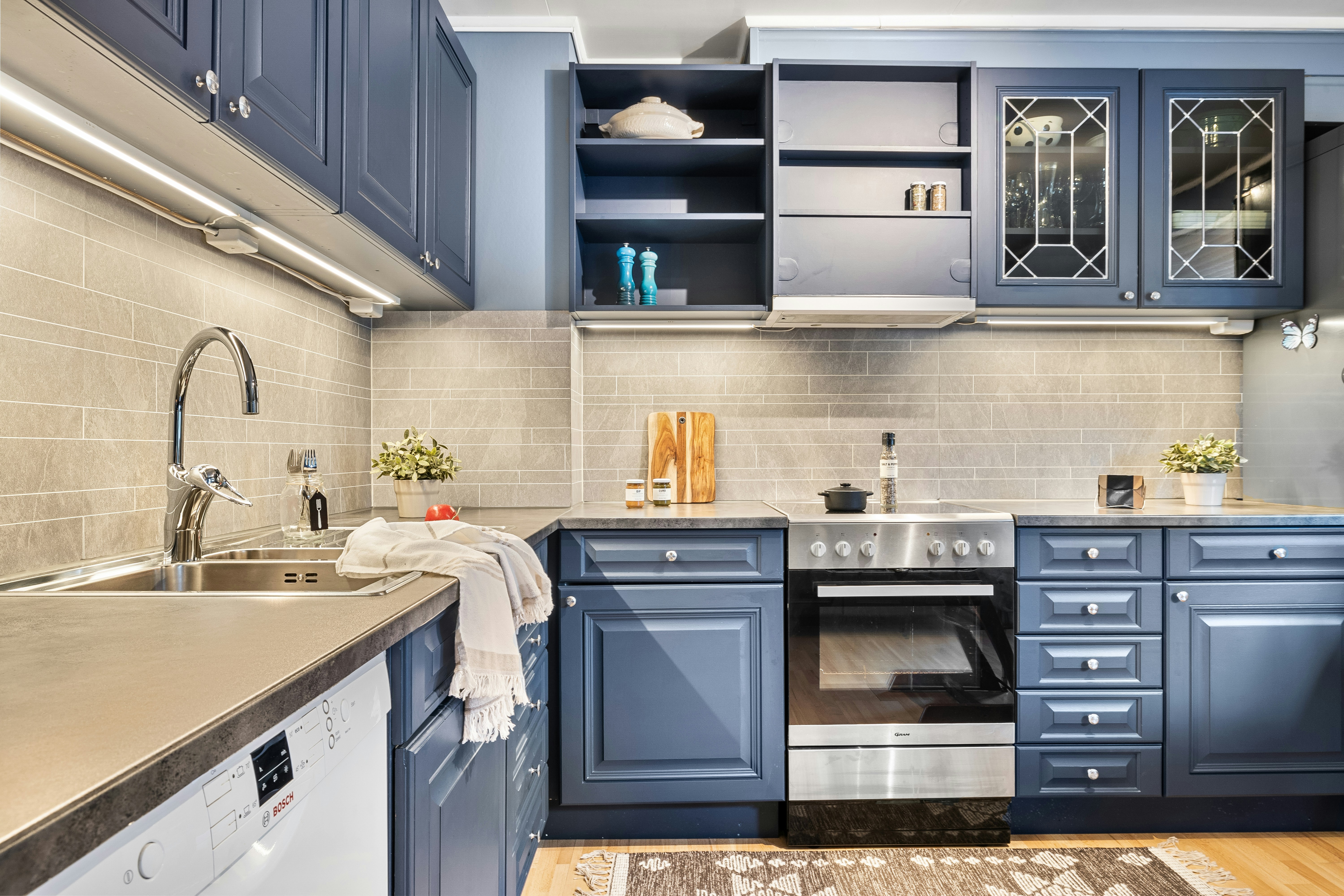 Handmade Kitchen | Modern Painted
